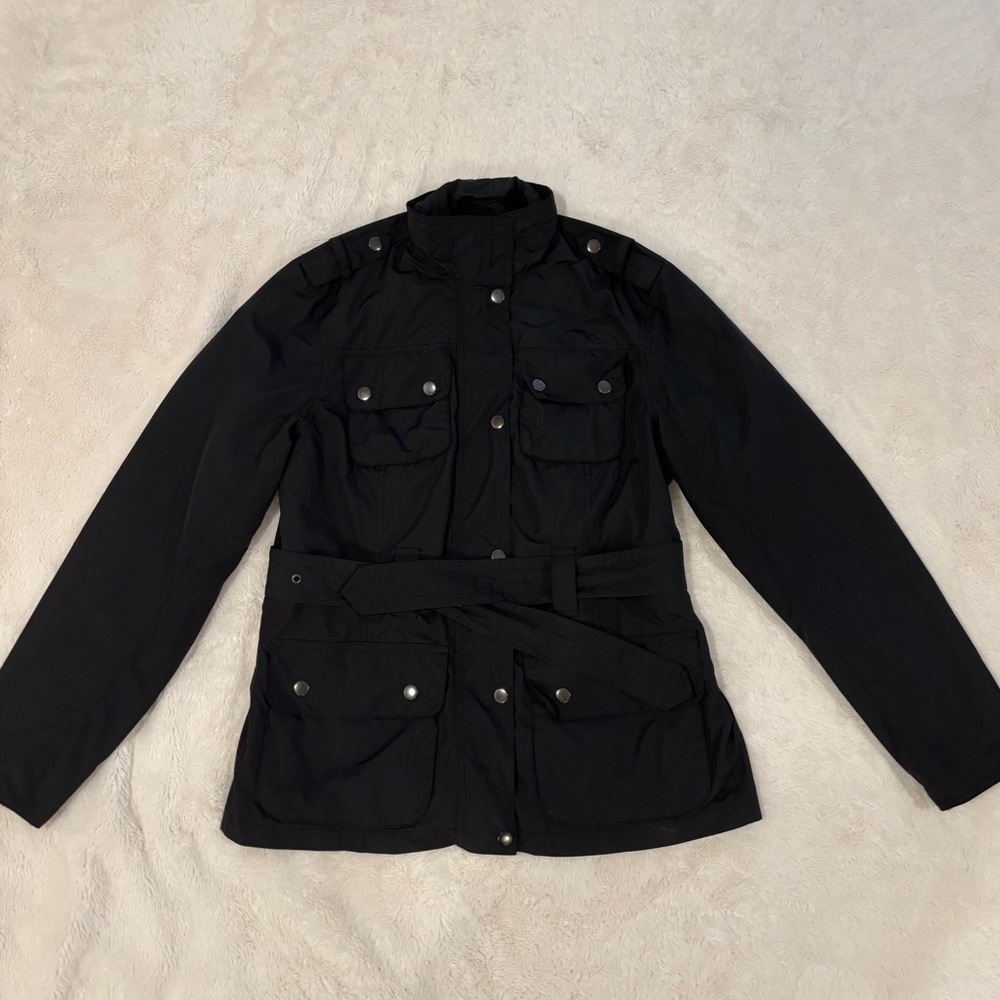 Scottevest’s stylish black jacket